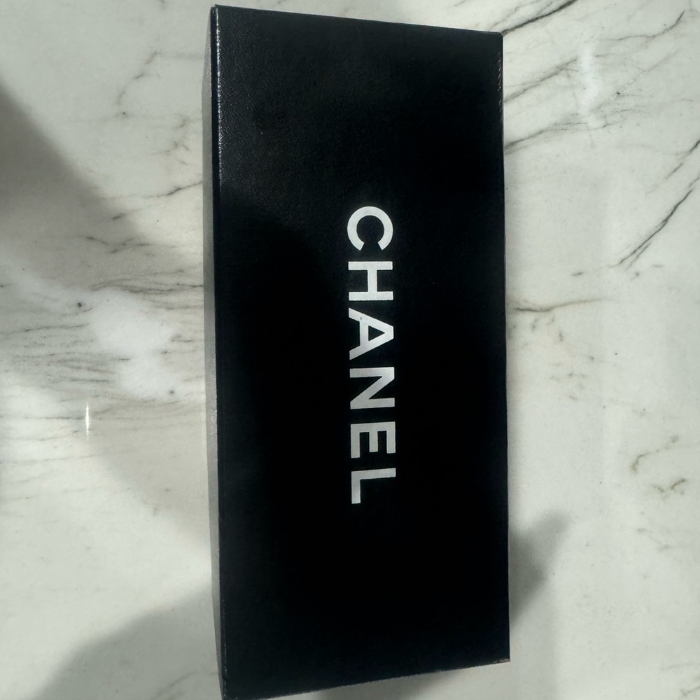 Chanel sunglasses, worn twice on our honeymoon 🙈
